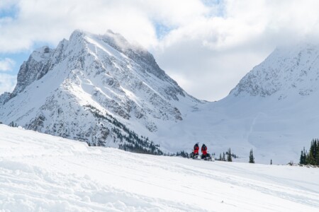 rocky-mountain-riders-snowmobile-guide