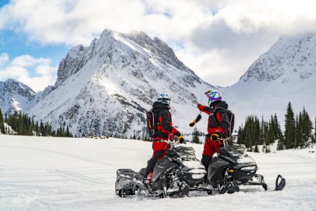 Backcountry Snowmobile tour Golden
