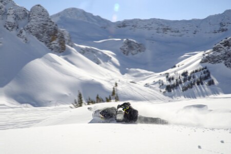Backcountry Snowmobile tour Golden BC