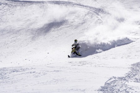 Backcountry Snowmobile tour Golden BC