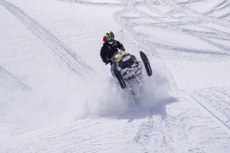 Backcountry Snowmobile tour Golden BC